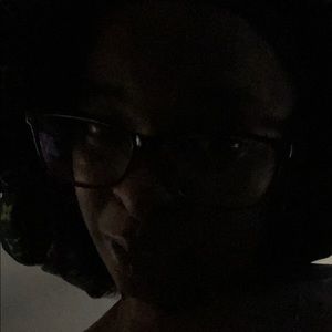 Meet your Posher, Dee